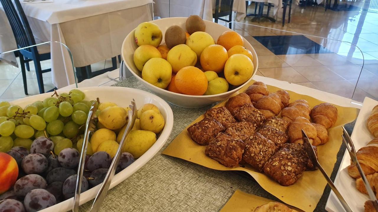 Hotel Gabbiano كاتوليكا المظهر الخارجي الصورة