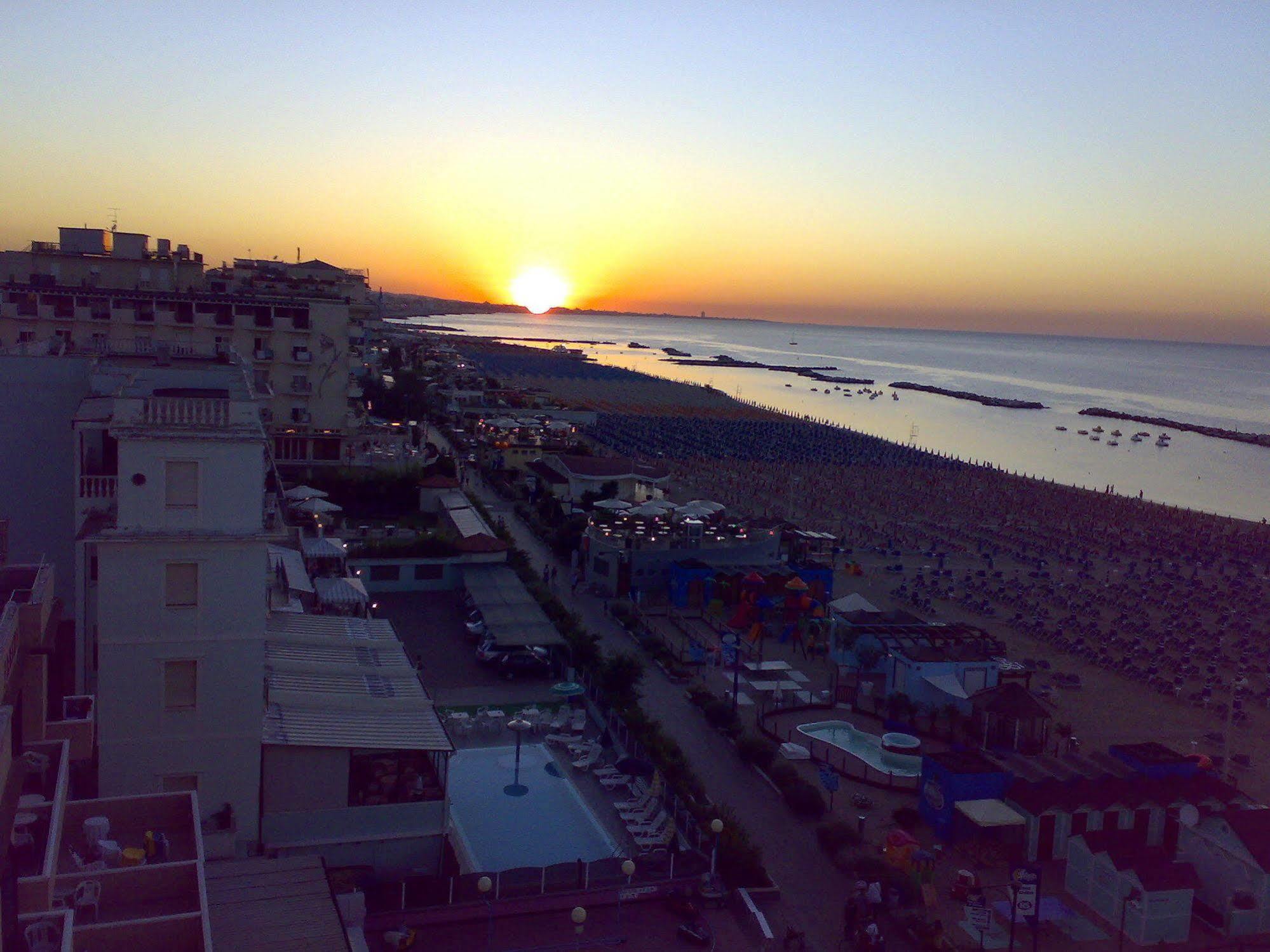 Hotel Gabbiano كاتوليكا المظهر الخارجي الصورة